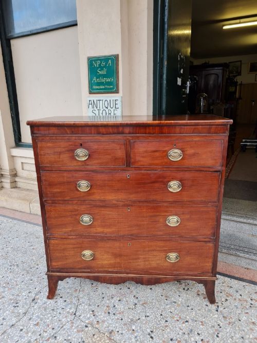 Georgian Mahogany Chest of Drawers