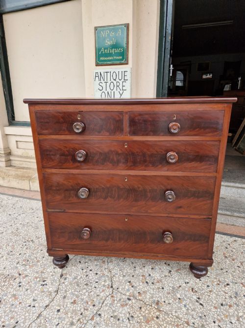 Victorian Mahogany Chest of Drawers