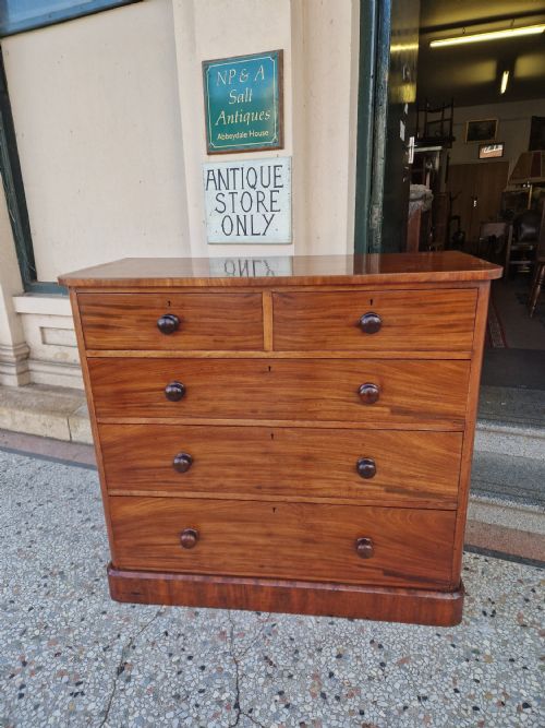 Victorian Mahogany Chest of Drawers