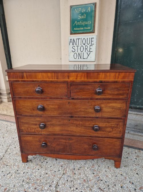 A Lovely Georgian Mahogany Chest of Drawers