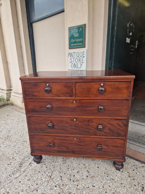 Victorian Mahogany Chest of Drawers