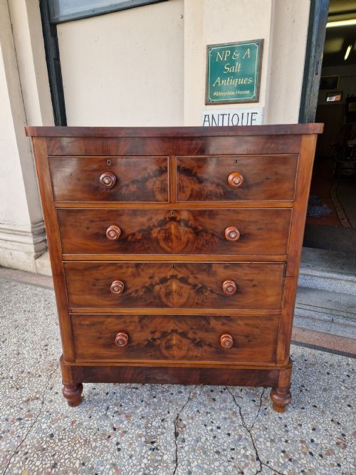 Victorian Mahogany Chest of Drawers