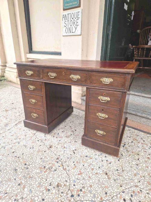 fig 1. OAK EDWARDIAN PEDESTAL DESK