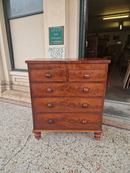Victorian Mahogany Chest of Drawers
