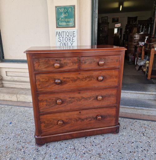 Victorian Mahogany Chest of Drawers