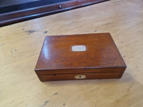 AN EDWARDIAN MAHOGANY CASED TECHNICAL DRAWING SET - ADDITIONAL PHOTO 4