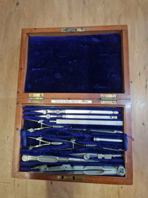 AN EDWARDIAN MAHOGANY CASED TECHNICAL DRAWING SET - ADDITIONAL PHOTO 5