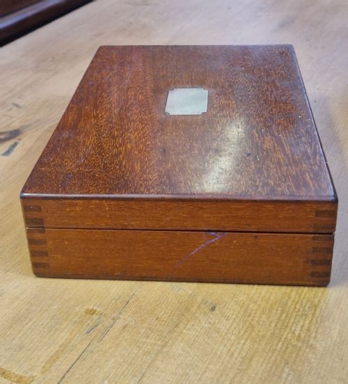 AN EDWARDIAN MAHOGANY CASED TECHNICAL DRAWING SET - ADDITIONAL PHOTO 2