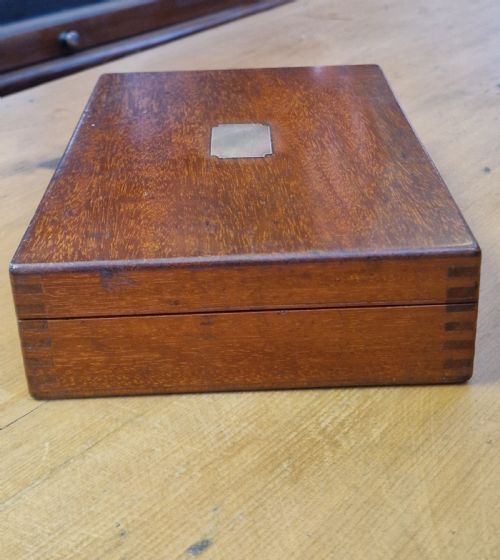 AN EDWARDIAN MAHOGANY CASED TECHNICAL DRAWING SET - ADDITIONAL PHOTO 3