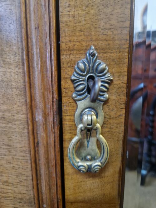 ANTIQUE BURR WALNUT WARDROBE - ADDITIONAL PHOTO 5