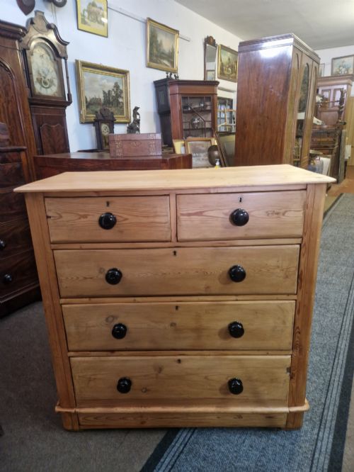 Victorian Pine Chest of Drawers