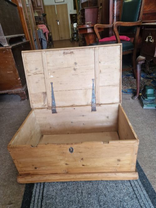 ANTIQUE PINE BOX - ADDITIONAL PHOTO 2