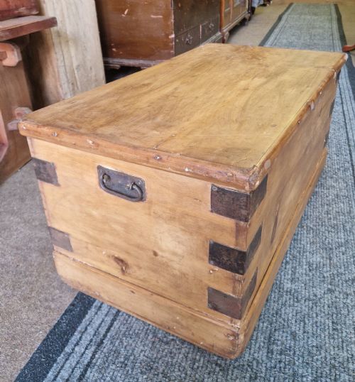 ANTIQUE PINE BLANKET BOX - ADDITIONAL PHOTO 1
