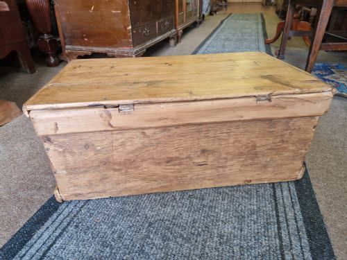 ANTIQUE PINE BLANKET BOX - ADDITIONAL PHOTO 6