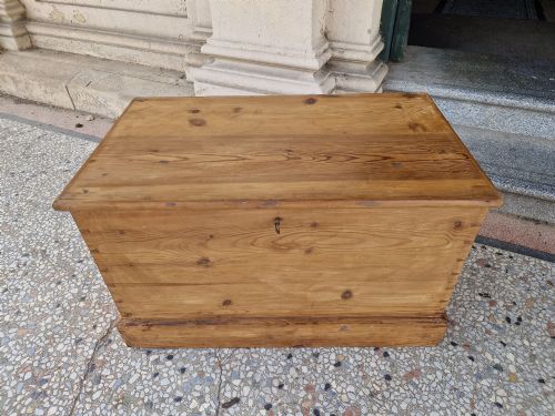 VICTORIAN PINE BLANKET BOX
