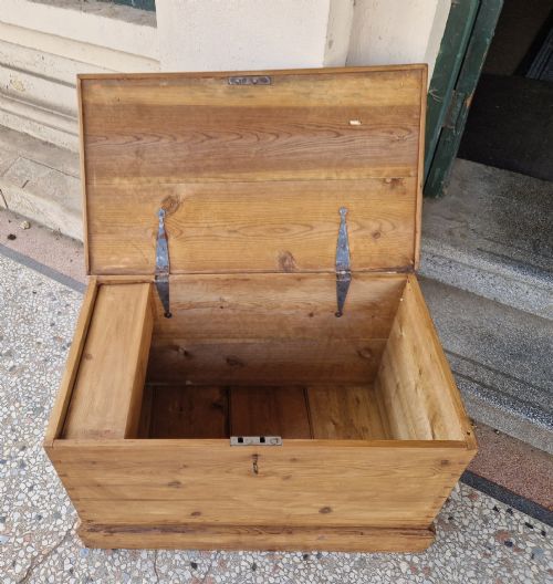 VICTORIAN PINE BLANKET BOX - ADDITIONAL PHOTO 1