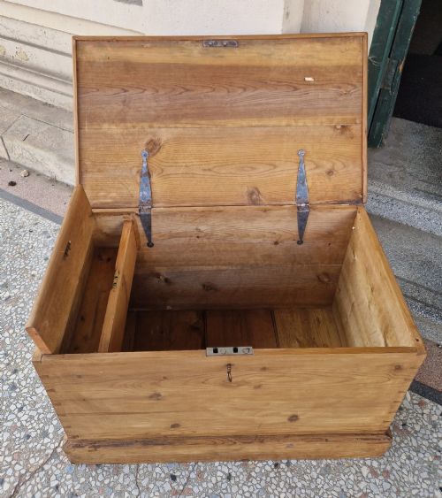 VICTORIAN PINE BLANKET BOX - ADDITIONAL PHOTO 2