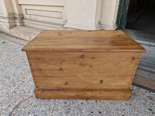 VICTORIAN PINE BLANKET BOX - ADDITIONAL PHOTO 4