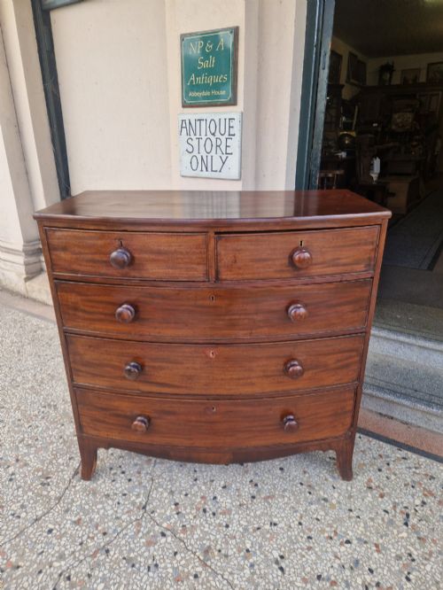 Georgian Mahogany Bow Fronted Chest of Drawres