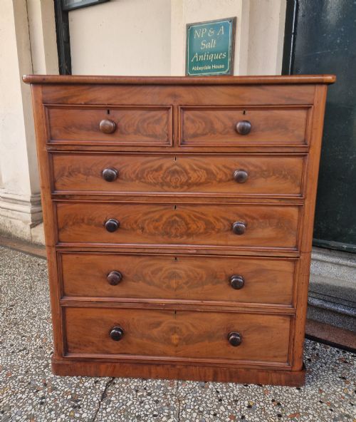 LARGE VICTORIAN MAHOGANY CHEST OF DRAWERS