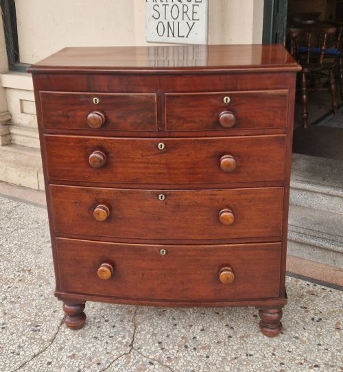 Victorian Mahogany  Bow Fronted Chest of Drawers