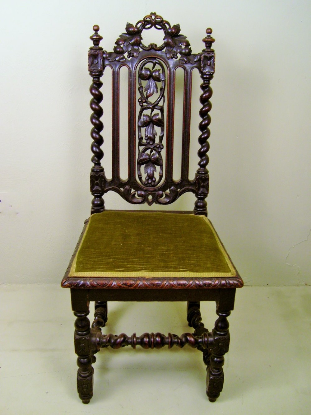 VICTORIAN  CARVED OAK CHAIR