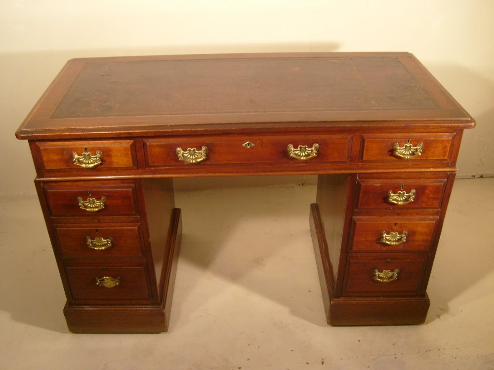 Late Victorian  pedestal walnut desk