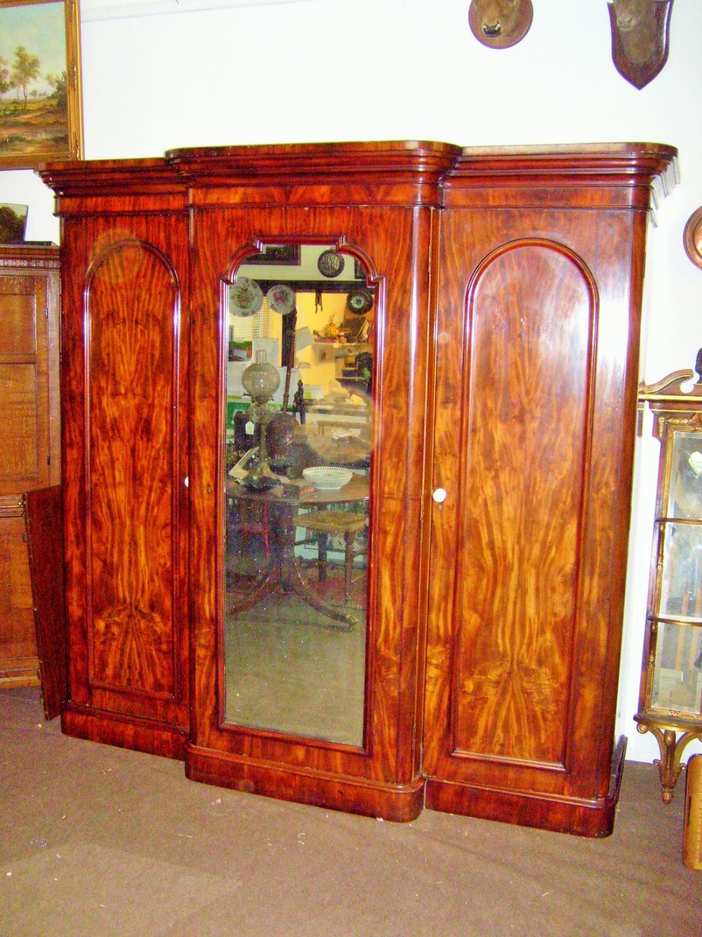VICTORIAN  BREAKFRONT  MAHOGANY WARDROBE