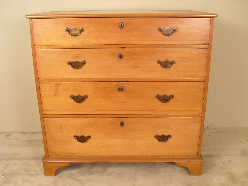 ANTIQUE PINE CHEST OF DRAWERS
