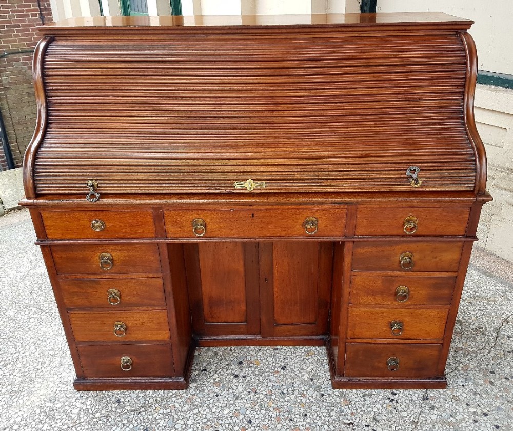      ROLL TOP DESK