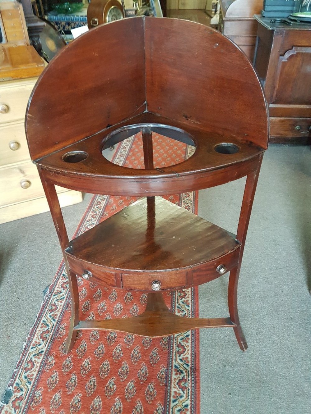 Georgian corner wash stand