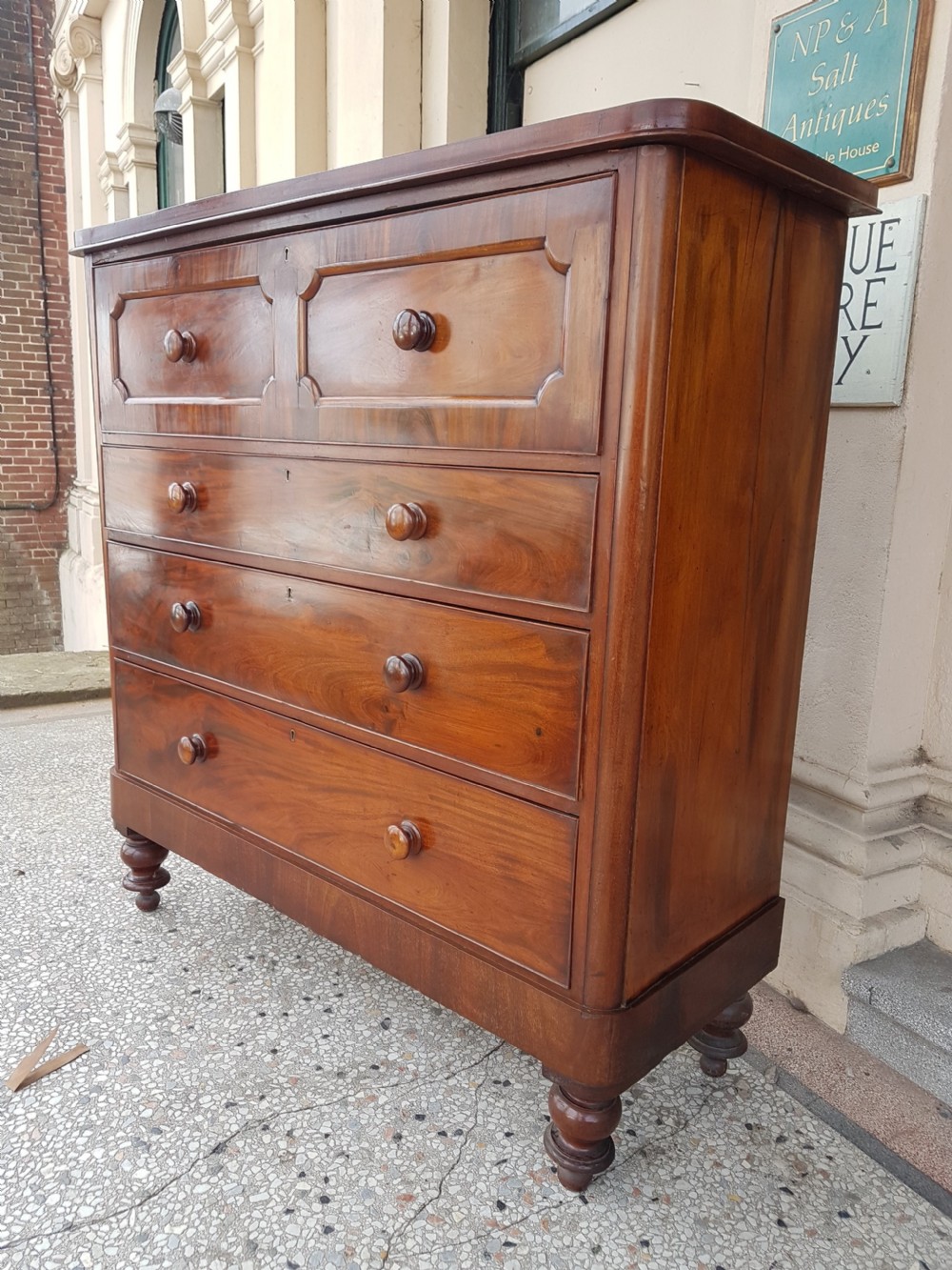 VICTORIAN  MAHOGANY CHEST OF DRAWERS  View III