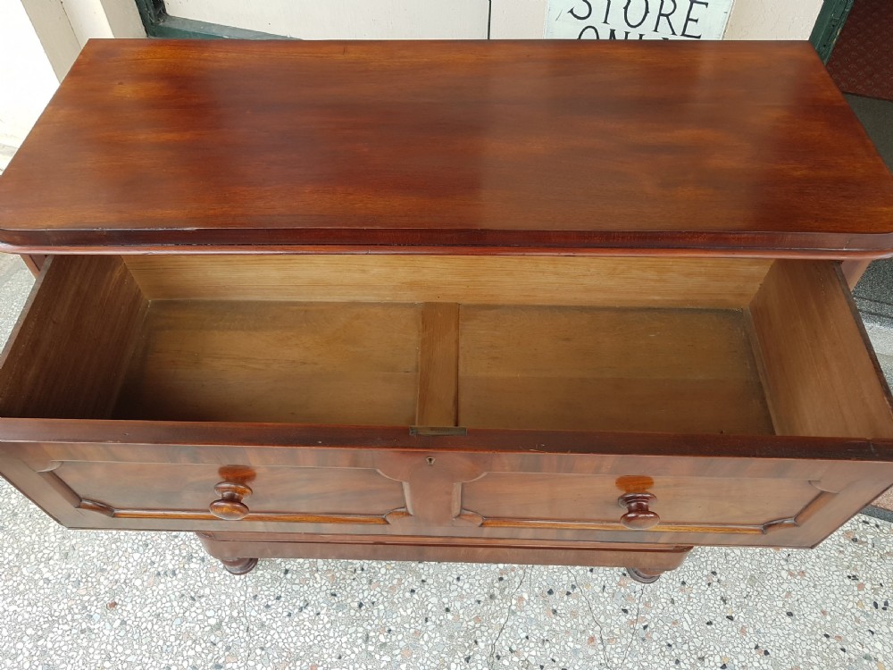 VICTORIAN  MAHOGANY CHEST OF DRAWERS  View IV
