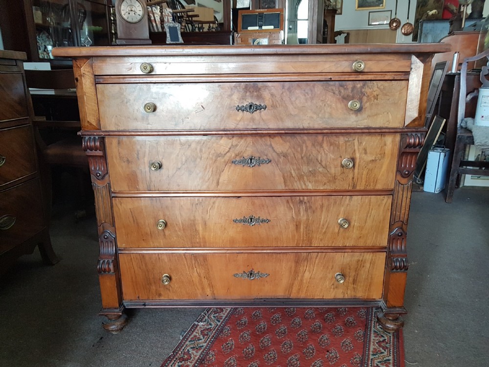 WALNUT CHEST OF DRAWERS 