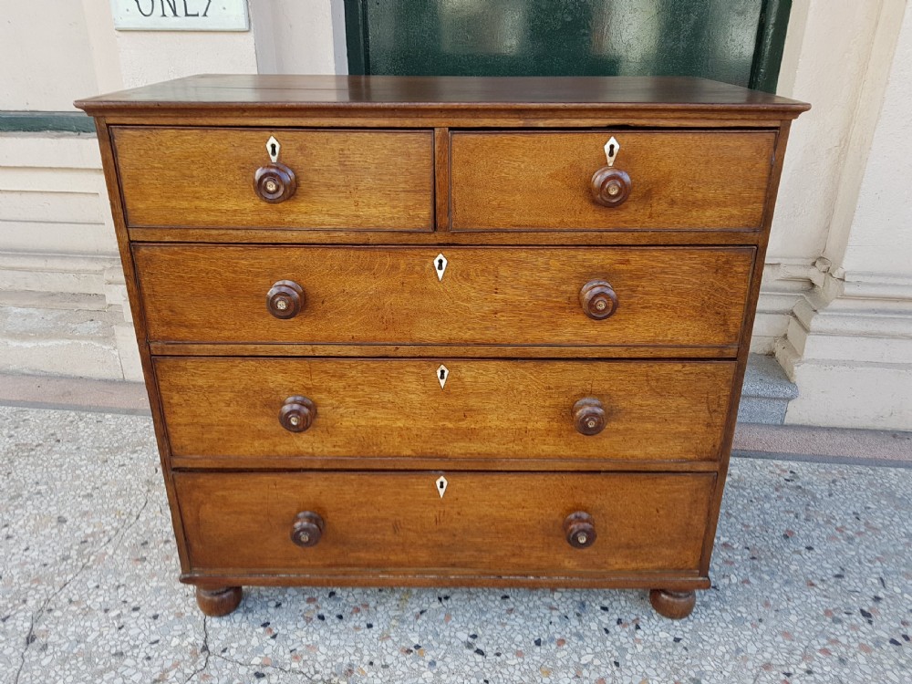GEORGIAN OAK CHEST 