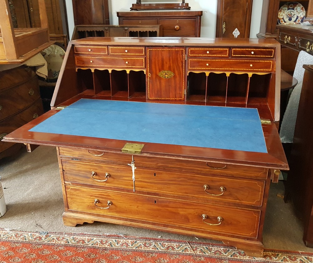ANTIQUE BUREAU