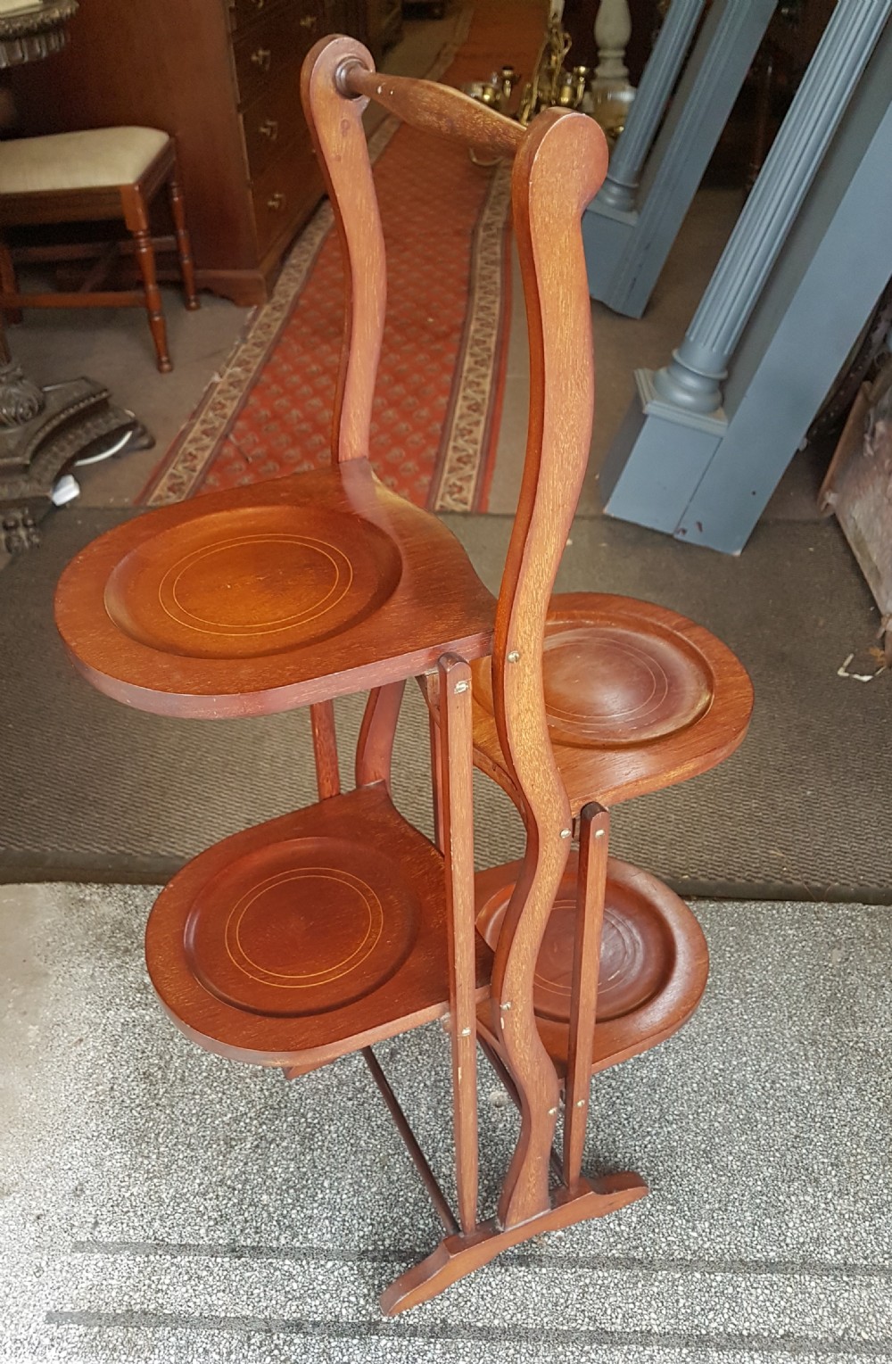 EDWARDIAN CAKE STAND