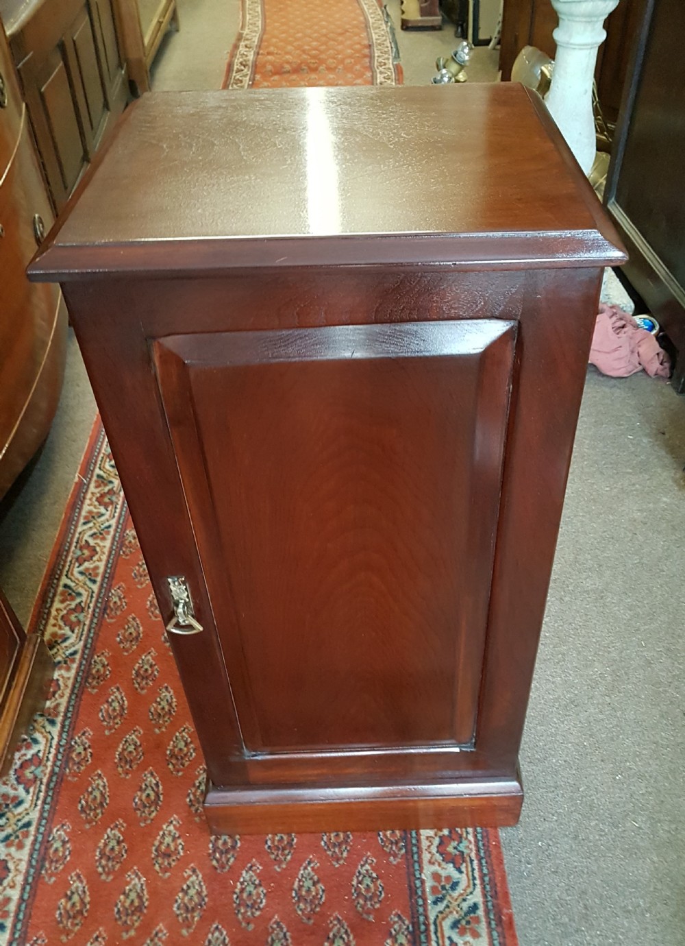 ANTIQUE BED SIDE CABINET 
