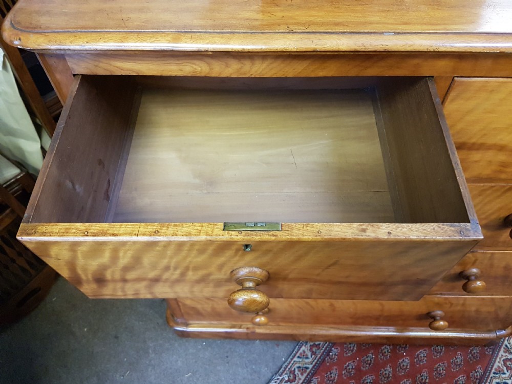  VICTORIAN CHEST OF DRAWERS  View IV