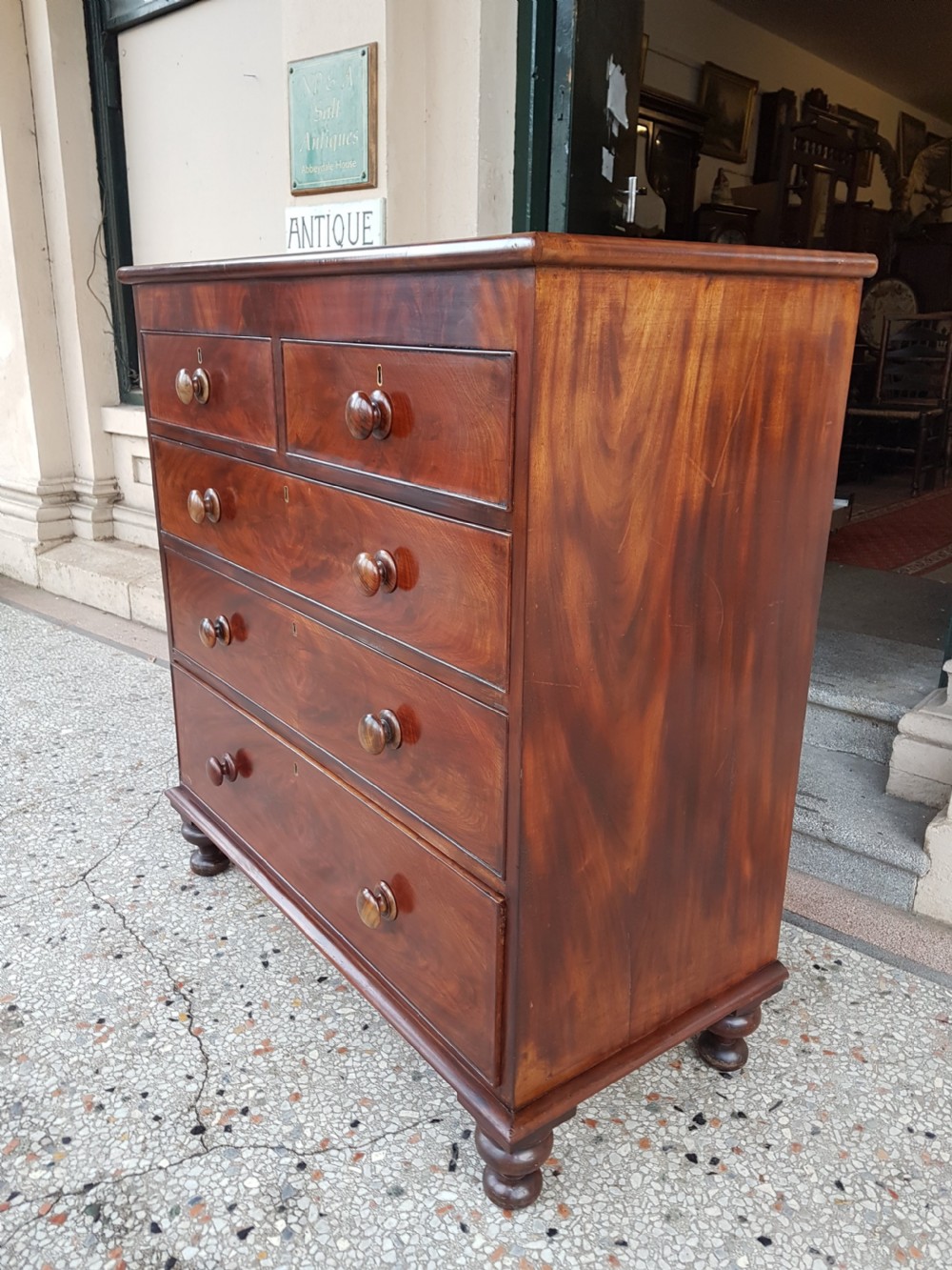 VICTORIAN MAHOGANY CHEST OF DRAWERS  View IV