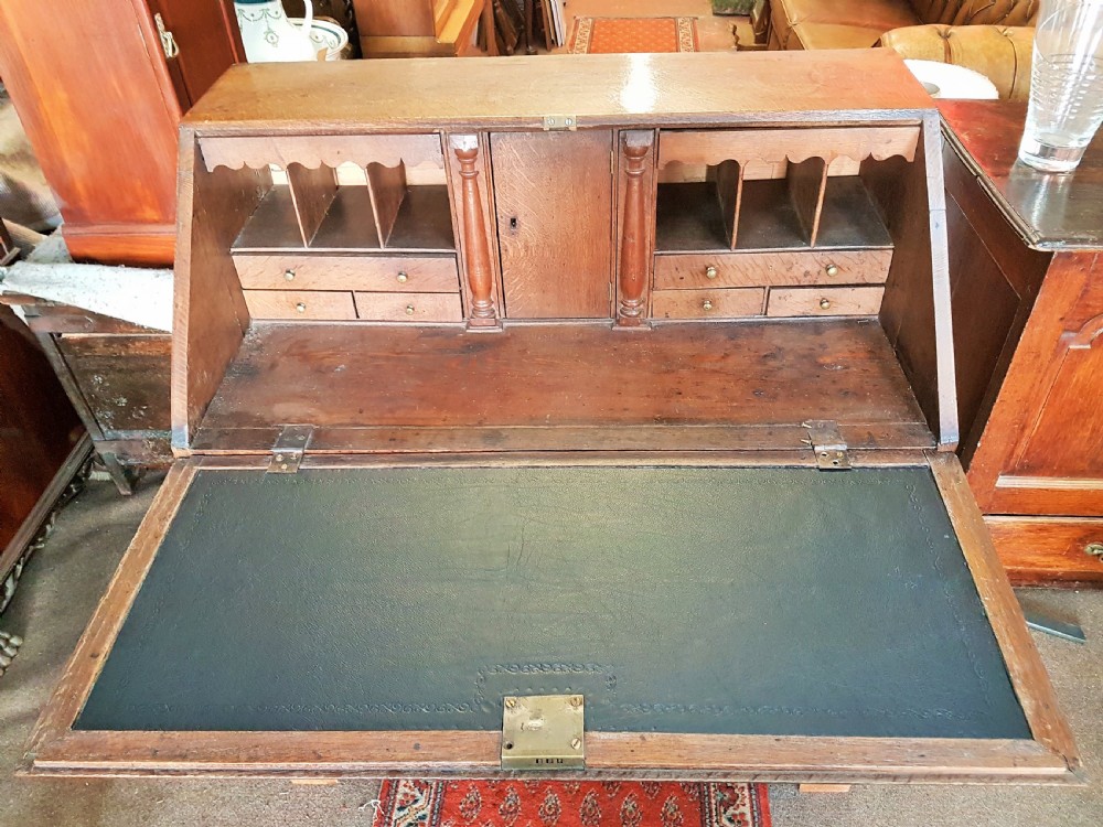    ANTIQUE OAK  BUREAUX View II
