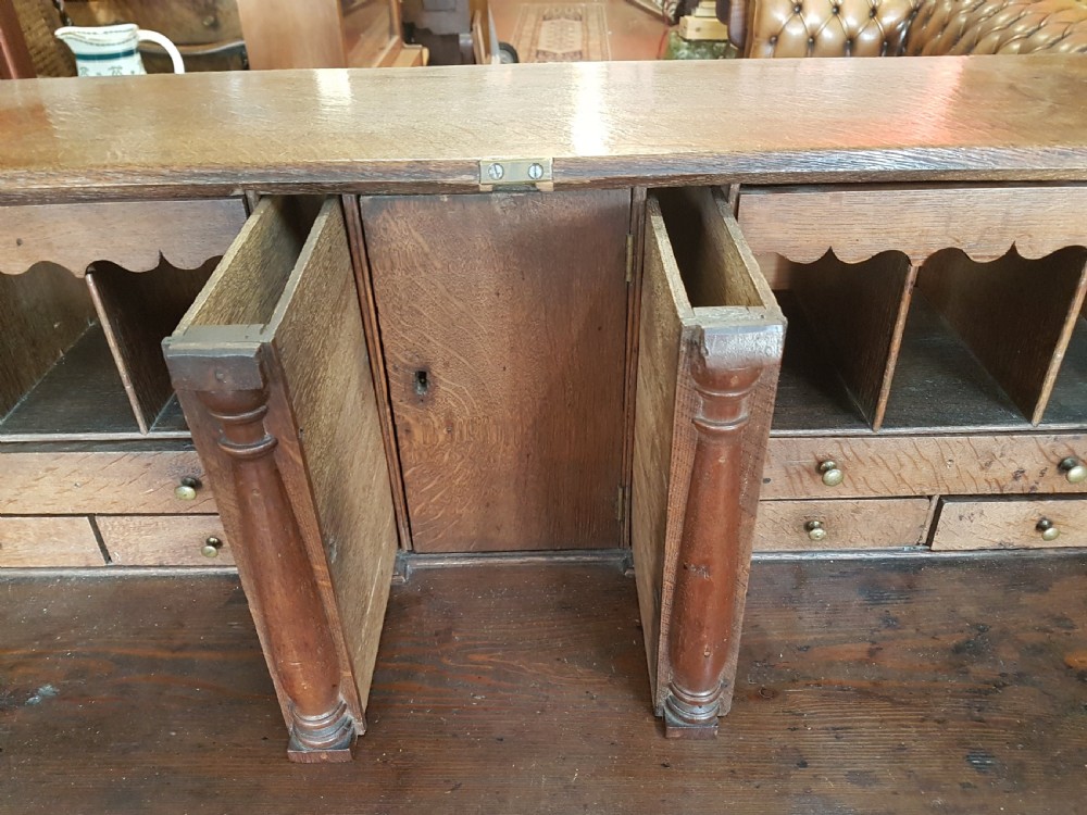    ANTIQUE OAK  BUREAUX View IV