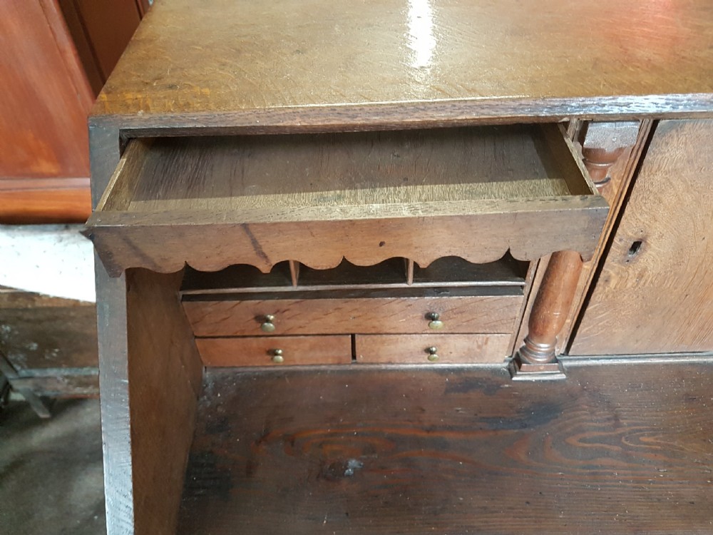    ANTIQUE OAK  BUREAUX View VI