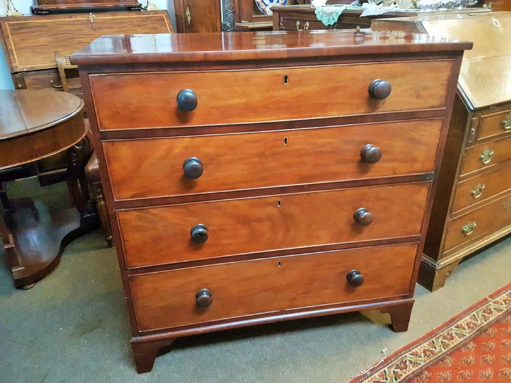 ANTIQUE  CHEST OF DRAWERS  View III