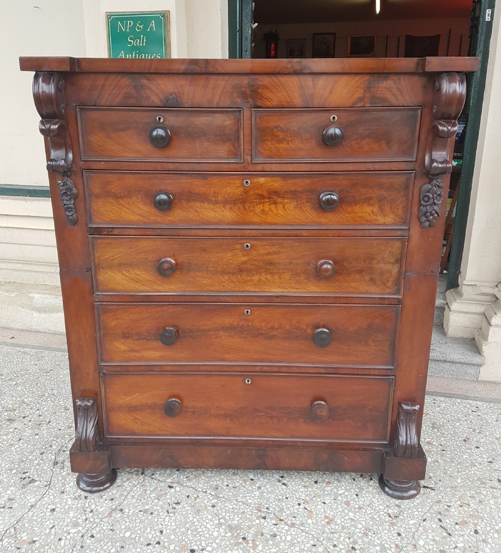 ANTIQUE CHEST OF DRAWERS 