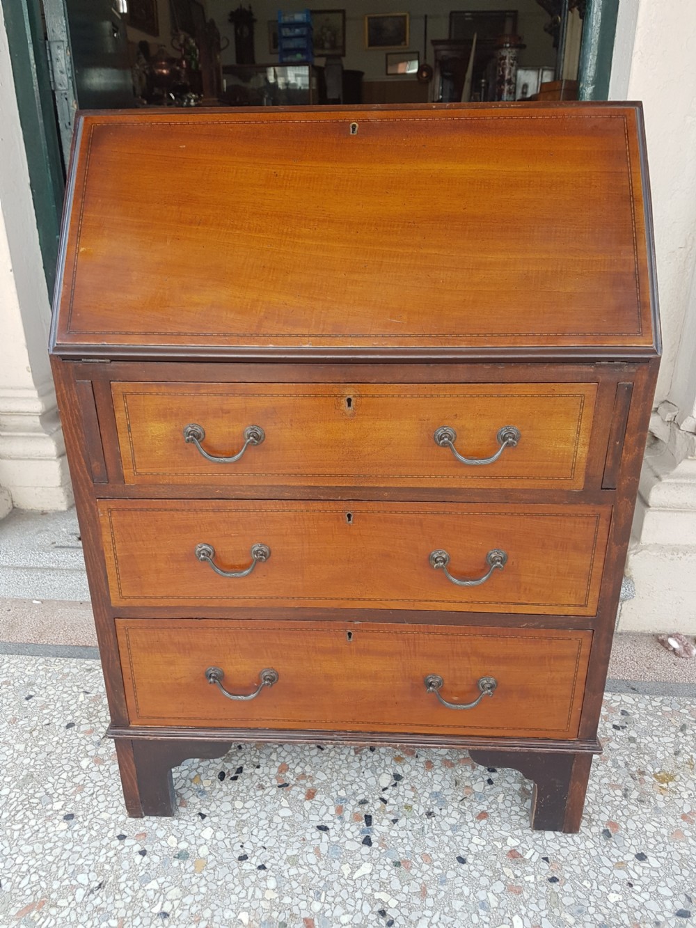 ANTIQUE BUREAU