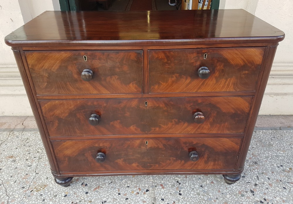 ANTIQUE CHEST OF DRAWERS 