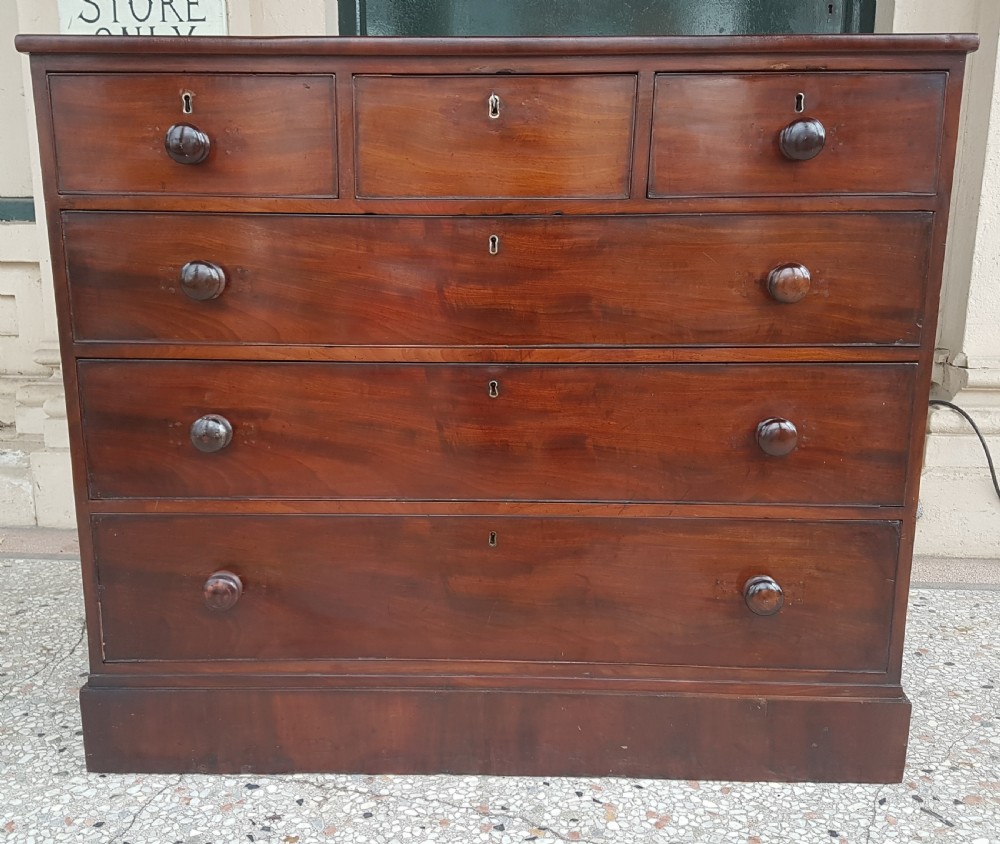 ANTIQUE CHEST OF DRAWERS 
