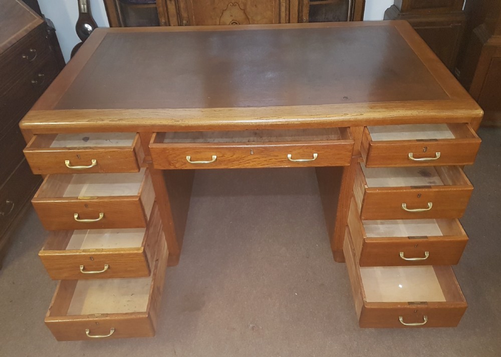  OAK PEDESTAL DESK  View V