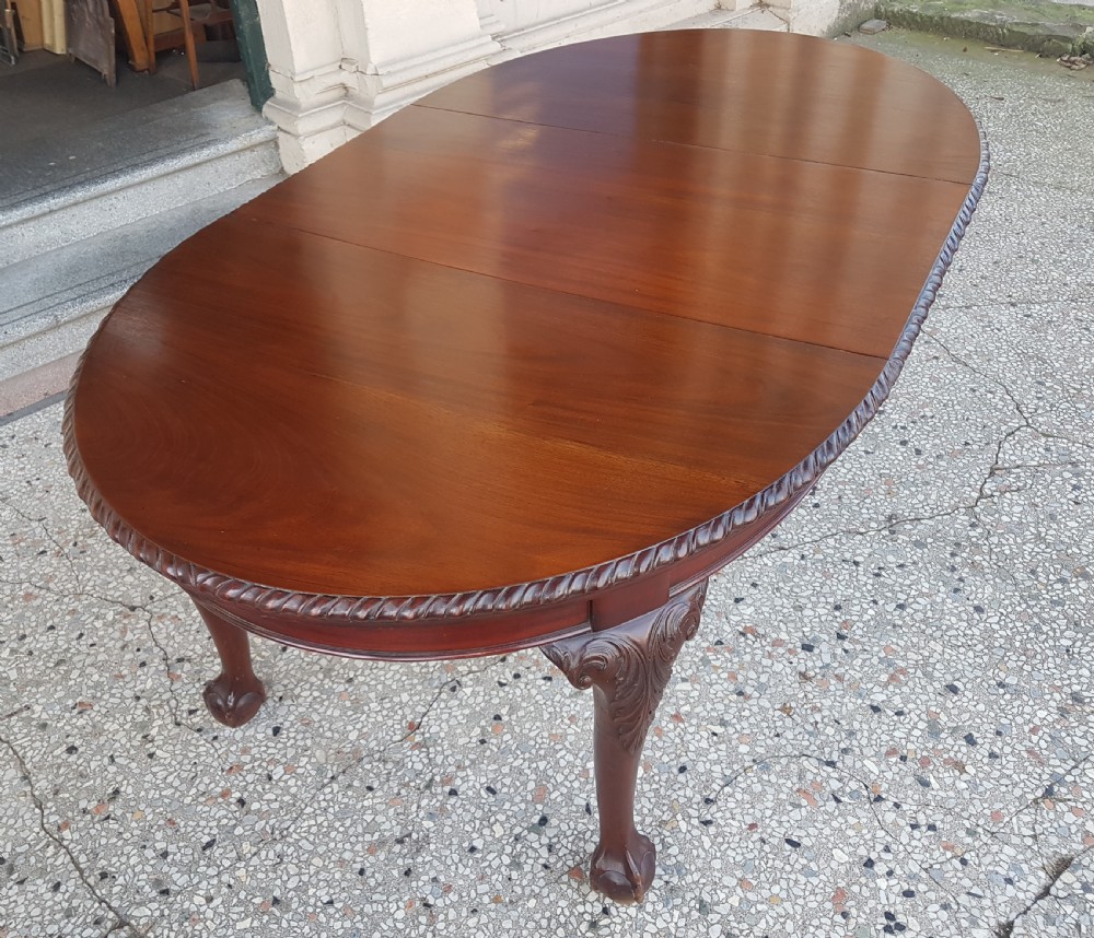 Mahogany Extending Dining table 